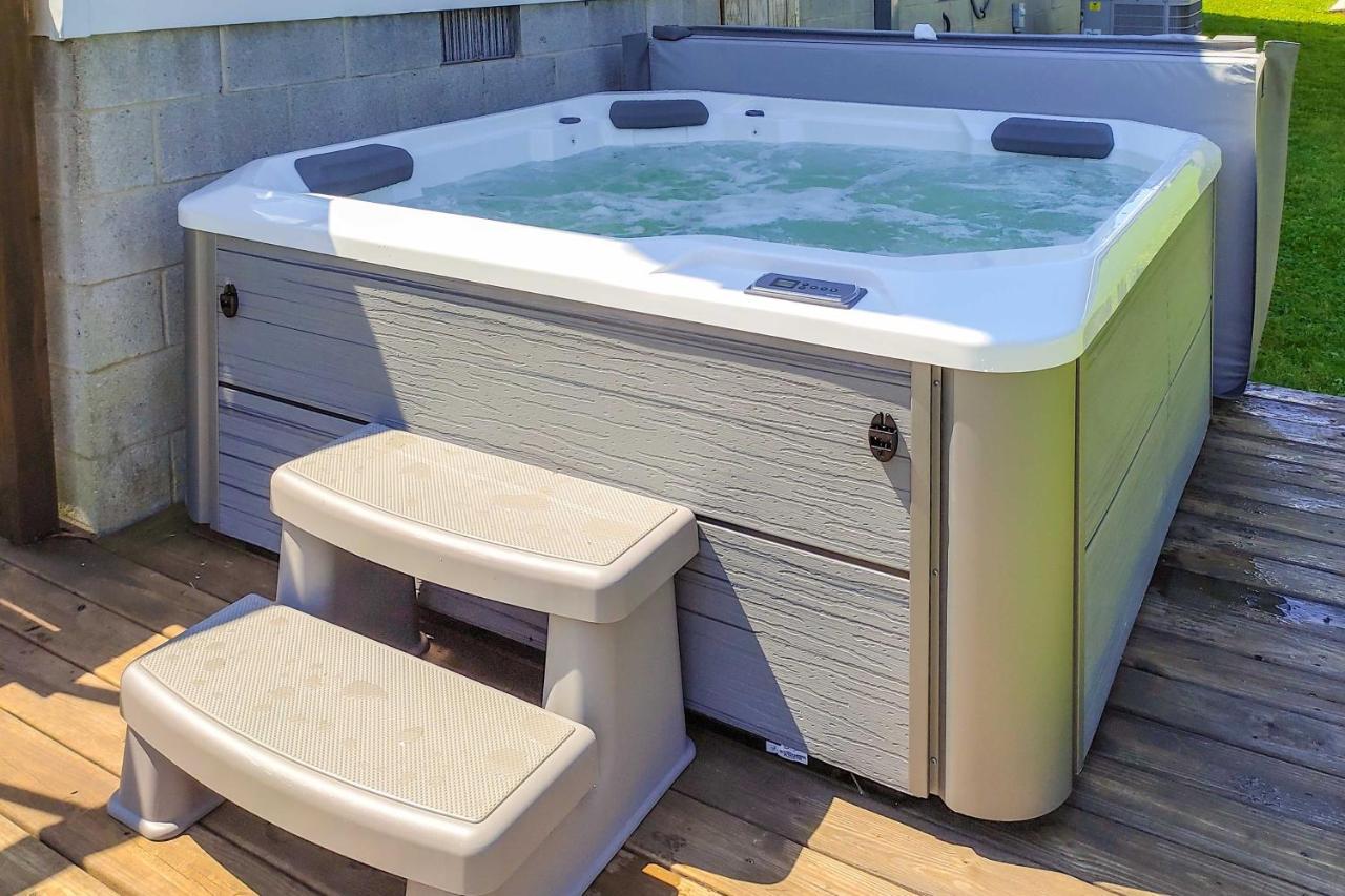 Dog-Friendly Fayetteville Home With Hot Tub! Экстерьер фото